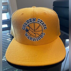 Mitchell & Ness Golden State Warriors, Yellow and Navy SnapBack